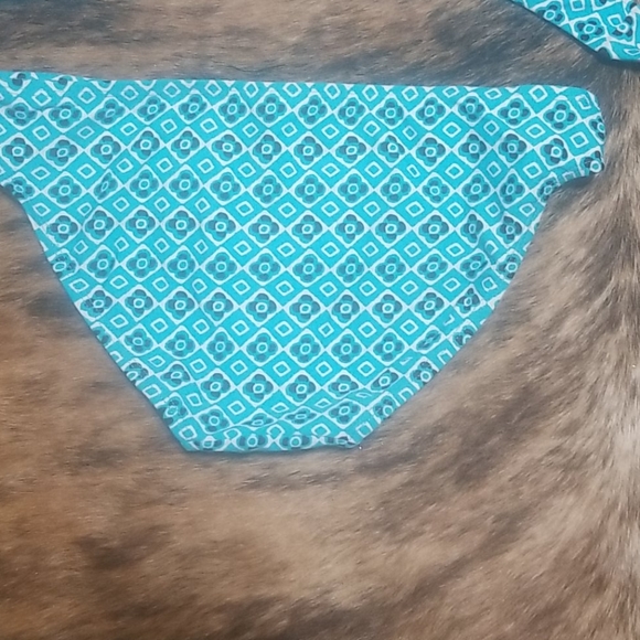 Bikini - Picture 3 of 4